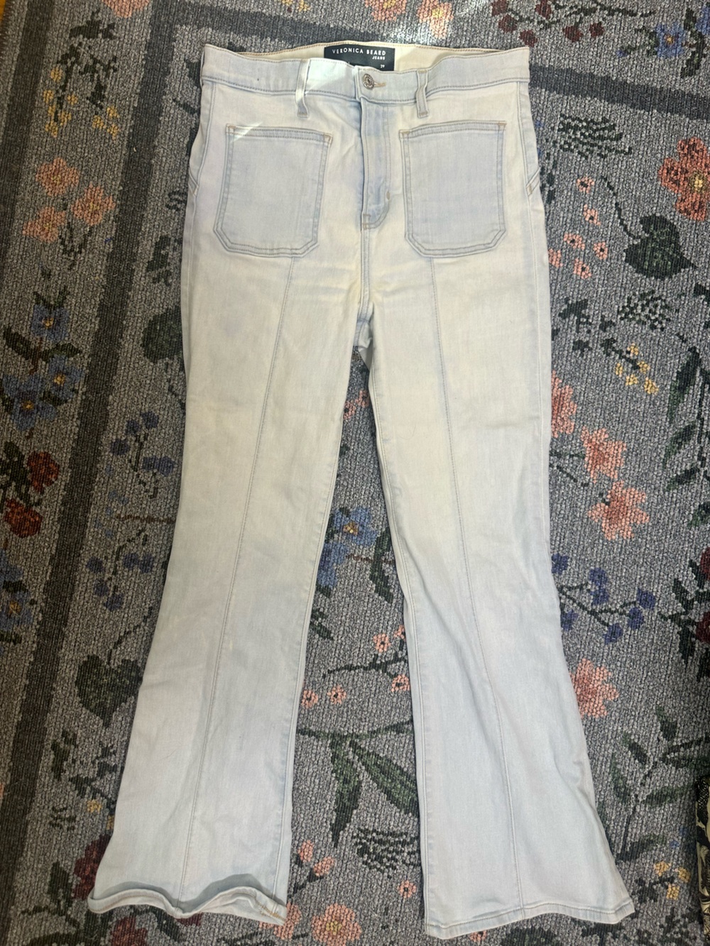 Veronica Beard
Carson Ankle Flare Jean
Stone Washed
High Rise
Size 29